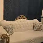 كنبة بيضاء