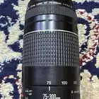 عدسة كانون 300-75