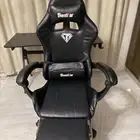كرسي وطاوله