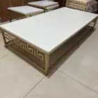 طاولات ارضيه مع ثمانيه خدمه