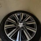 جنوط رانج روفر اصلية للبيع مع الكفرات