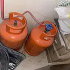 فرن غاز كبير بحالة جيدة مع دبتين غاز