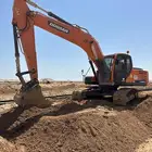 بوكلين 220 مع دقاق للايجار