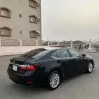 لكزس ES أسود
