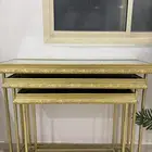 طاولات نظيفه