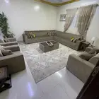 كنب للبيع مع الفرشه والستاره والطاولات ب 3000
