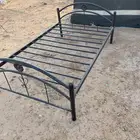 سرير حديد