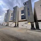 للبيع شقه علويه مع ملحق وسطح موقع متميز حى الحسام