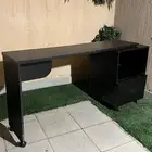 مكتب طاولة