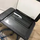 طابعه مع ملحقاتها شنطه واسلاكها الخاصه فيها