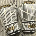 قفاز ملاكمة مقاس 12 على السوم يبدا من 50 ريال