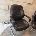 كراسي جلد ثابت للبيع - مستخدم