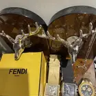 للبيع اربع ساعات اصليه ونادره تحتاج بطاريات وسوار