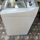 ناشفة وطاولة خشبية