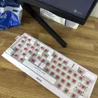 للبيع أغراض كيبورد سوتش احمر سرعه عاليه لي سنه ونص شريه