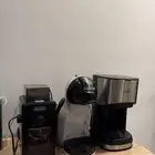 ثلاث احهزه قهوه
