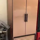 ثلاجه وممكن تحويلها الى فريزر