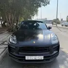 بورش ماكان أسود