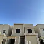 للبيع فيلا درج داخلي وشقتين مساحة 312م واحة الرحال