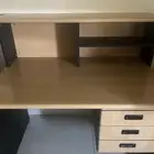 مكتب مع كرسي