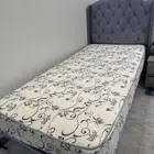 سرير ودولاب جديده لها شهر بس