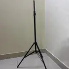 ستاند كاميرا ممتاز جدا ينفع للكاميرات ولل المايكات