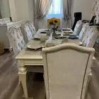 غرفة سفرة راقية (طاولة وكراسي ودولاب جانبي)