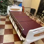 سرير طبي كهربائي