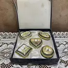خمسة علب سيراميك مذهب