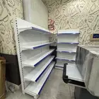 رفوف صيدلية او سوبر مركة