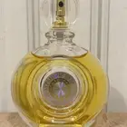 عطر نسائي قديم