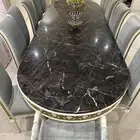 طاولة طعام