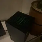 للبيع Xbox Series X مع جميل ملحقاته وشاشة قيمر دقة 180هرتز