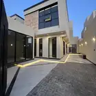 للبيع فيلا فاخرة في حي المنار