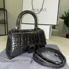 شنطة Balenciaga أصلية.. بالنسياغا