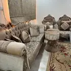للبيع كنب مع طاولات