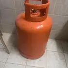 سرير صغير مع مرتبه جديده واسطوانه غاز
