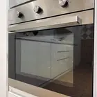 فرن مقاس 60 في 60 نظيف جدا  للمستخدم باقي على الضمان