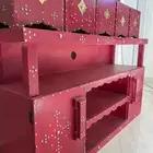 طاولة للبيع مع خدماتها