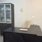 مكتب عمل دراسي على شكل حرف L