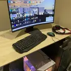 جهاز كمبيوتر مكتبي عالي المواصفات للمصممين