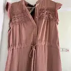 فساتين وجزم بأسعار مناسبه