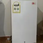 ثلاجة صغيرة
