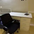 مكتب و كرسي للبيع