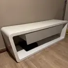 طاولة جديده ونظيفه