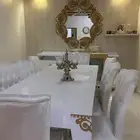 طاوله طعام مع ملحقاتها