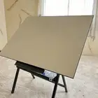 اثاث منزلي وطاولة هندسة