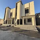 للبيع روف علوي بدرج داخلي وخارجى ب 650 الف بخميس مشيط