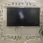 تلفاز عادي معه ايطار كما موضح بالصوره