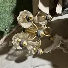 بضاعه جديده بس عليها غبر